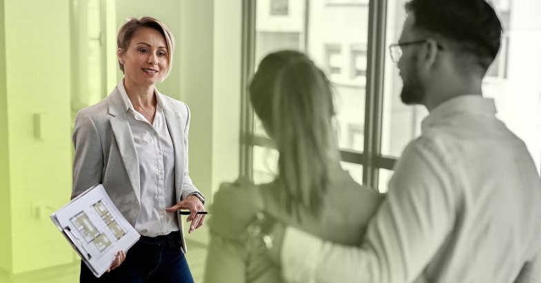 Em Portugal, o mediador trabalha para quem vende. Agora há uma nova figura que diz representar só quem compra, mas a lei nacional ainda não lhe dá nome.